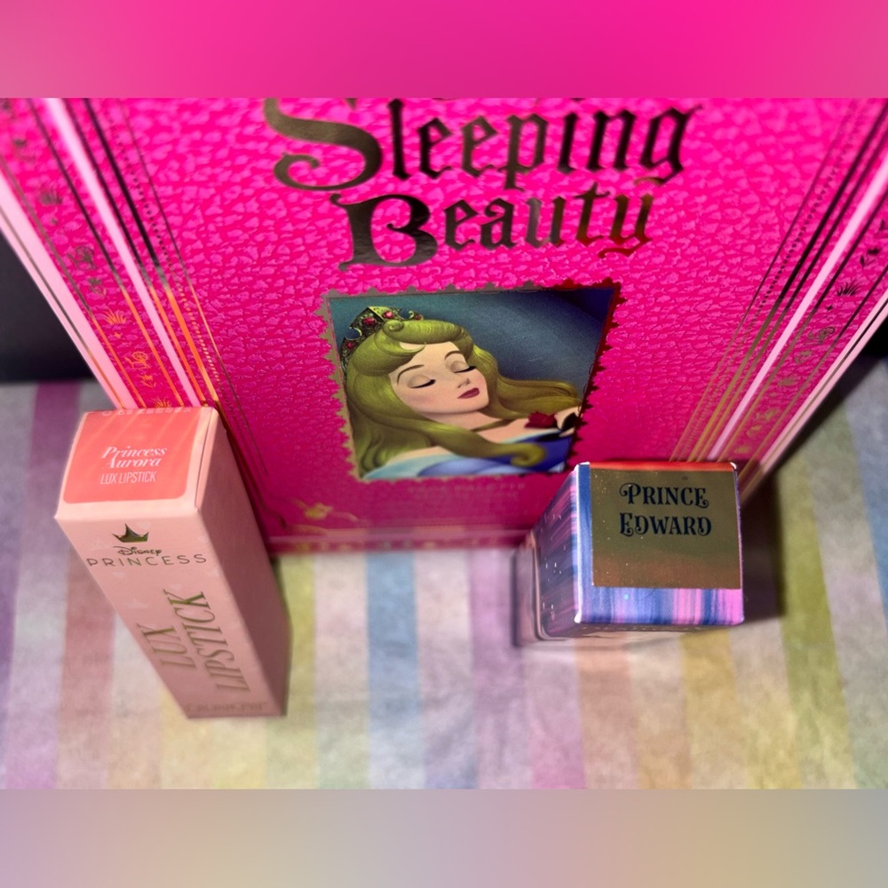 Sleeping Beauty Makeup Bundle * RARE* - Picture 2 of 14